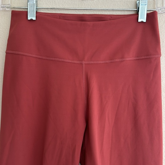 ⬇️PRICE DROP⬇️ Nike Dri-Fit Leggings Dusty Rose Size M NWOT NEVER WORN - Picture 2 of 6